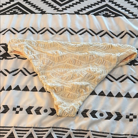 Cream Textured Bikini Bottom - Picture 2 of 3